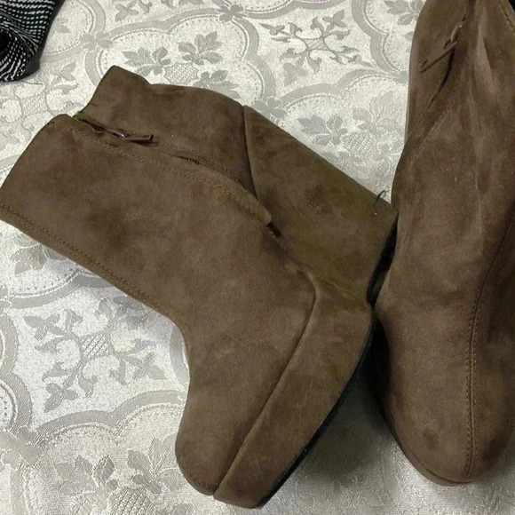 Forever 21 women boot 5.5 - Picture 10 of 16